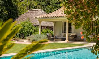 Spaanse villa te koop met Mediterrane bouwstijl en een grote tuin gelegen nabij San Pedro in Marbella - Benahavis 52525 