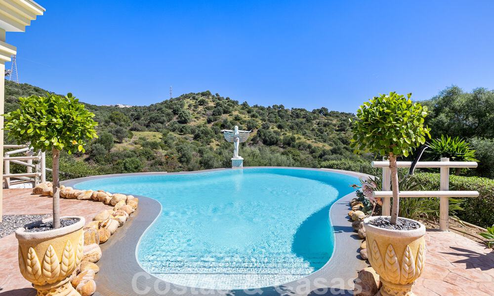 Traditionele luxevilla te koop met prachtig uitzicht op de grens van Marbella en Mijas 51757
