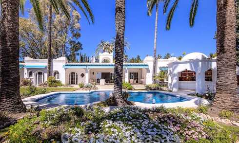 Andalusische villa te koop op loopafstand van het strand op de New Golden Mile tussen Marbella en Estepona 53461