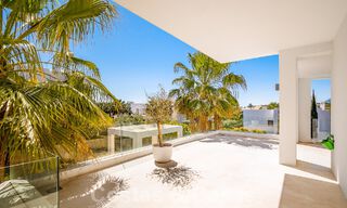 Moderne luxevilla te koop in een afgesloten wijk van de golfvallei van Nueva Andalucia, Marbella 53512 