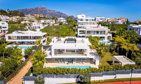 Moderne luxevilla te koop in een afgesloten wijk van de golfvallei van Nueva Andalucia, Marbella 53515
