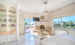 Traditioneel-mediterrane luxevilla te koop met zeezicht in een gated community op de Golden Mile van Marbella 54417 