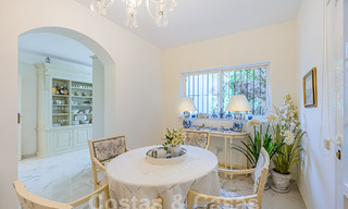 Traditioneel-mediterrane luxevilla te koop met zeezicht in een gated community op de Golden Mile van Marbella 54426 