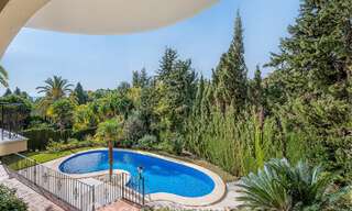 Traditioneel-mediterrane luxevilla te koop met zeezicht in een gated community op de Golden Mile van Marbella 54461 