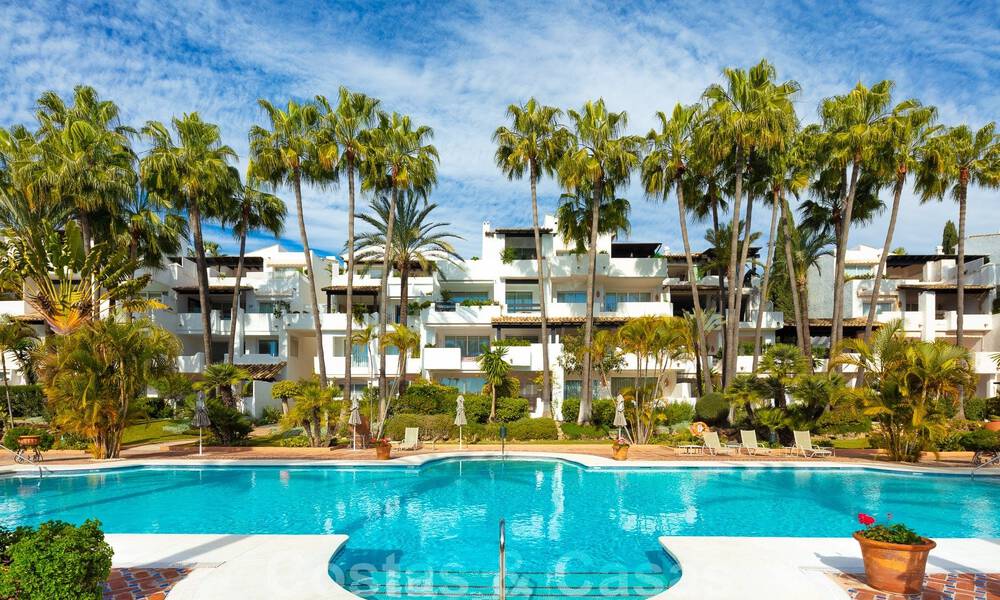 Luxueus gerenoveerd appartement te koop met 3 slaapkamers in Puente Romano op de Golden Mile, Marbella 51760
