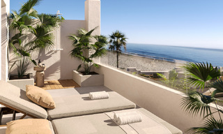 Exclusief gerenoveerde rijwoning te koop, grenzend aan het strand met onverstoord zeezicht, ten oosten van Marbella 52033