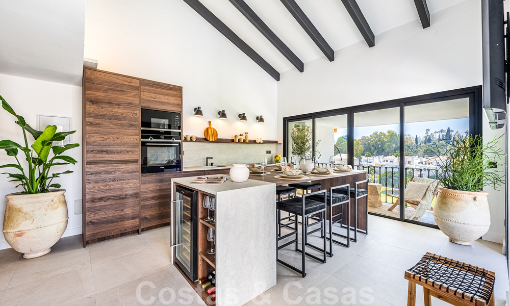 Karaktervol penthouse te koop met ontspannend uitzicht op de golfbanen in La Quinta, Benahavis - Marbella 52047