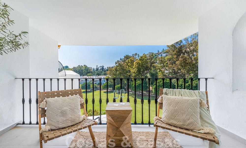 Karaktervol penthouse te koop met ontspannend uitzicht op de golfbanen in La Quinta, Benahavis - Marbella 52059