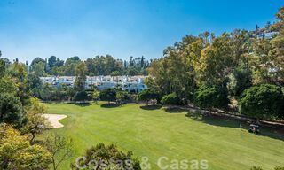 Karaktervol penthouse te koop met ontspannend uitzicht op de golfbanen in La Quinta, Benahavis - Marbella 52060 