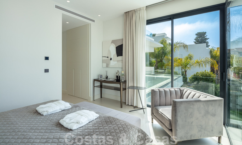 Instapklare, moderne luxevilla te koop, beachside Golden Mile, Marbella 51790