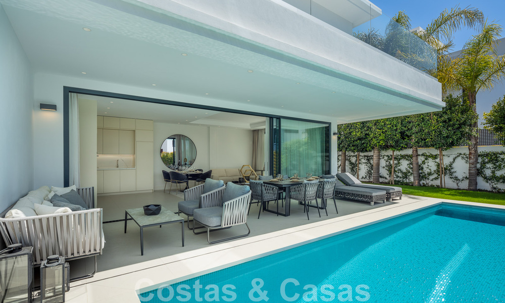 Instapklare, moderne luxevilla te koop, beachside Golden Mile, Marbella 51801