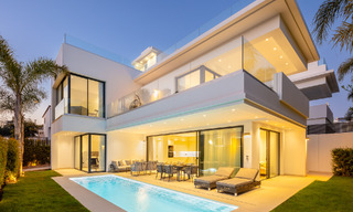 Instapklare, moderne luxevilla te koop, beachside Golden Mile, Marbella 51806 