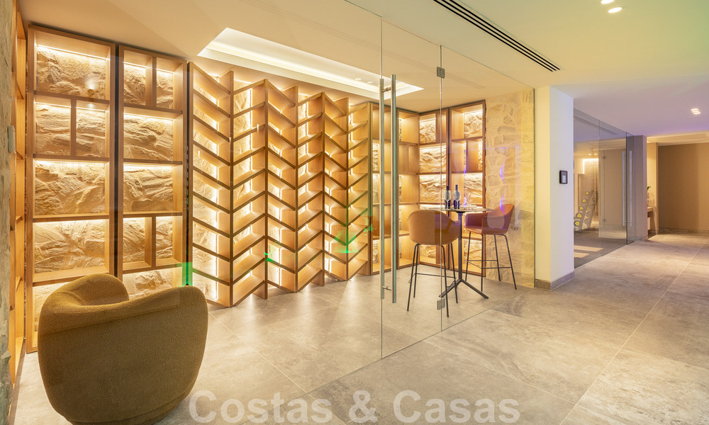 Instapklare. Exclusieve, nieuwe villa met onbelemmerd zeezicht te koop, gelegen in een beveiligde wijk in La Quinta, Marbella - Benahavis 51857