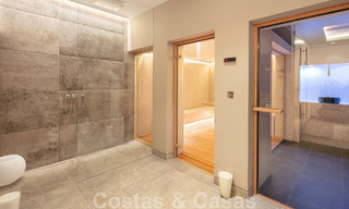 Instapklare. Exclusieve, nieuwe villa met onbelemmerd zeezicht te koop, gelegen in een beveiligde wijk in La Quinta, Marbella - Benahavis 51863 