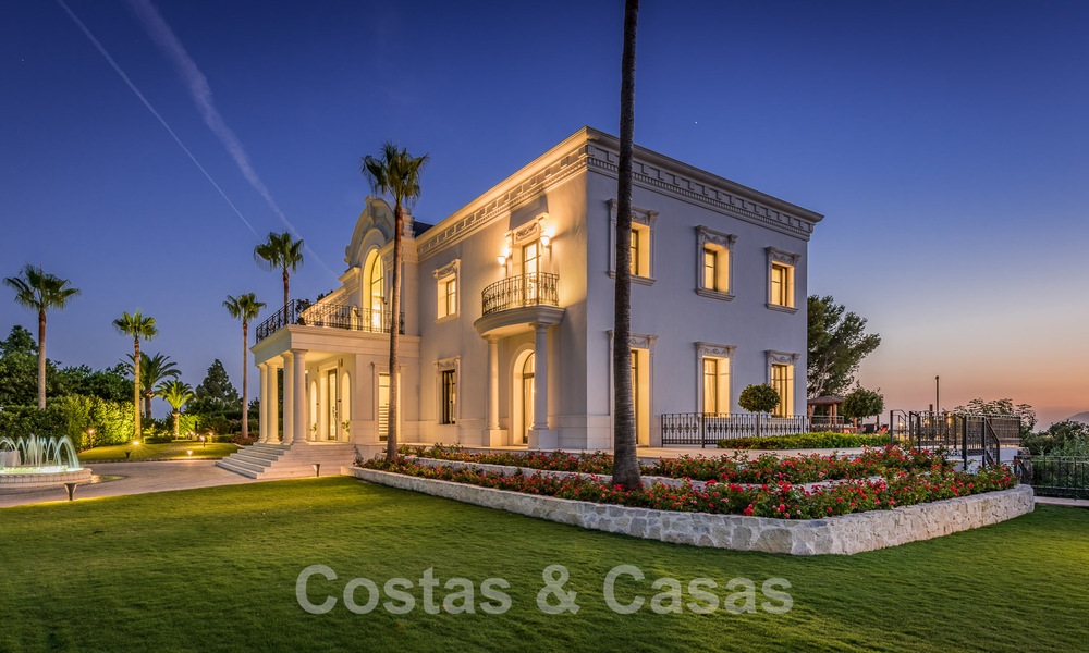 Majestueuze, hoogstaande luxevilla te koop met 7 slaapkamers in een exclusieve urbanisatie ten oosten van Marbella centrum 51979