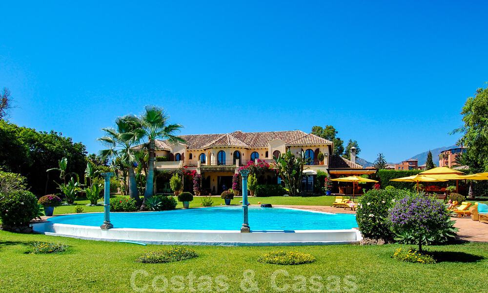 Majestueuze exclusieve villa te koop, eerstelijns strand, tussen Marbella en Estepona 29609