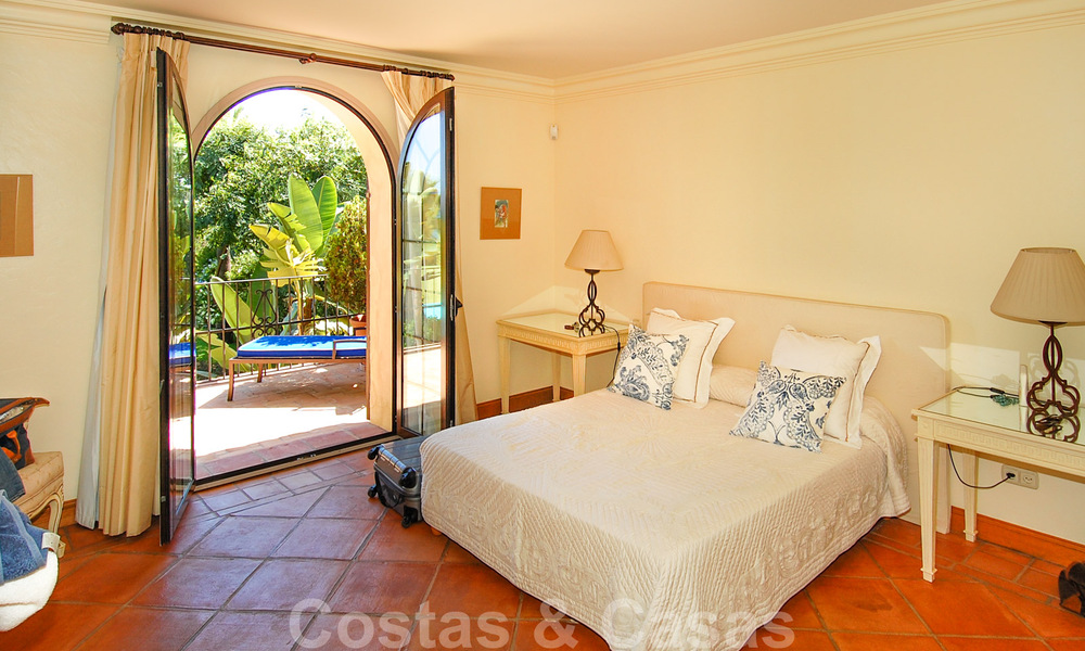 Majestueuze exclusieve villa te koop, eerstelijns strand, tussen Marbella en Estepona 29617