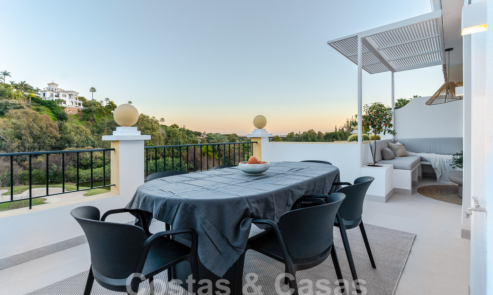 Kwalitatief gerenoveerd appartement te koop met uitzicht op de golfbanen van La Quinta te Benahavis - Marbella 54352