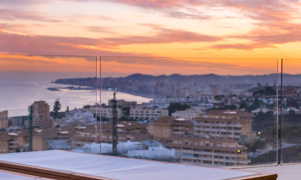 Uitmuntend en modern penthouse te koop met open zeezicht en op wandelafstand van het strand in Fuengirola - Benalmadena, Costa del Sol 54294