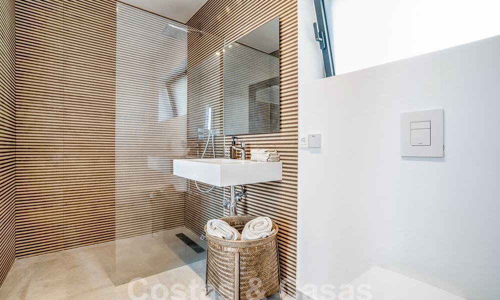 Mediterrane luxevilla te koop met een modernistische uitstraling in Benahavis - Marbella 53101