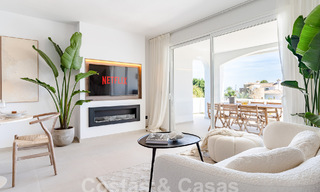 Charmant luxe appartement te koop met panoramisch uitzicht, op wandelafstand van Puerto Banus in Nueva Andalucia, Marbella 54378 