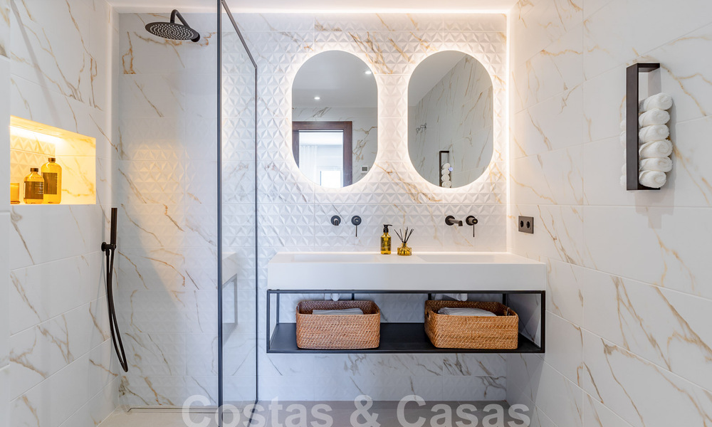 Charmant luxe appartement te koop met panoramisch uitzicht, op wandelafstand van Puerto Banus in Nueva Andalucia, Marbella 54385