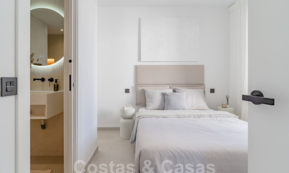 Charmant luxe appartement te koop met panoramisch uitzicht, op wandelafstand van Puerto Banus in Nueva Andalucia, Marbella 54387
