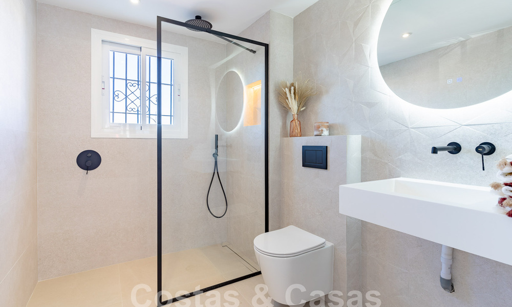 Charmant luxe appartement te koop met panoramisch uitzicht, op wandelafstand van Puerto Banus in Nueva Andalucia, Marbella 54390
