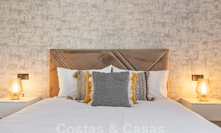 Luxueus duplex penthouse met adembenemend zeezicht te koop in de golfvallei van Nueva Andalucia, Marbella 54627 