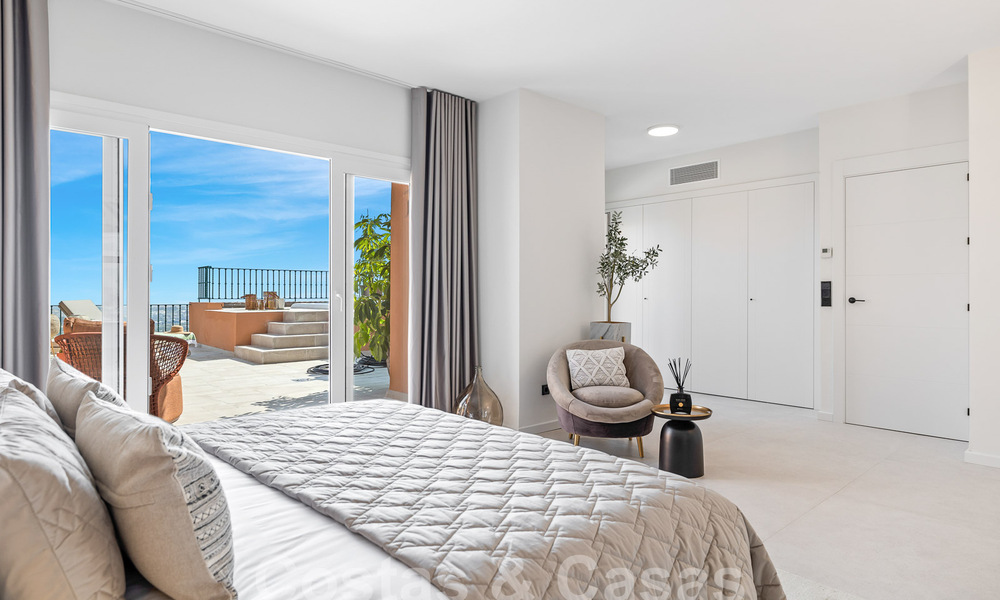 Luxueus duplex penthouse met adembenemend zeezicht te koop in de golfvallei van Nueva Andalucia, Marbella 54632