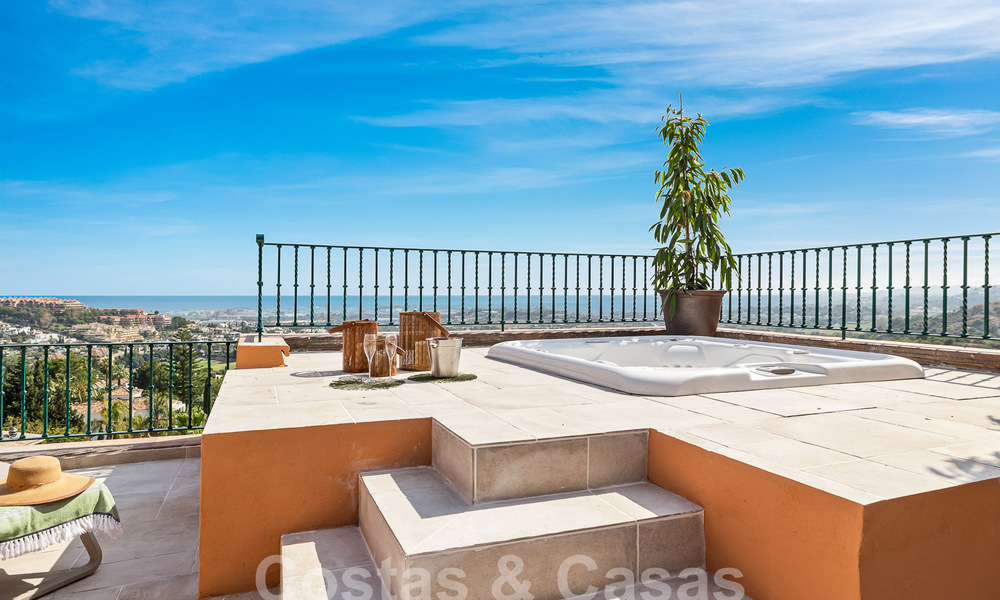 Luxueus duplex penthouse met adembenemend zeezicht te koop in de golfvallei van Nueva Andalucia, Marbella 54640