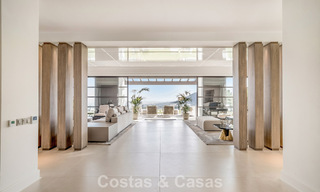 Boutique villa in resortstijl te koop met open zeezicht, genesteld in het weelderig groen van het exclusieve La Zagaleta golfresort, Marbella - Benahavis 54071 