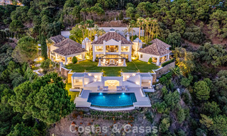 Boutique villa in resortstijl te koop met open zeezicht, genesteld in het weelderig groen van het exclusieve La Zagaleta golfresort, Marbella - Benahavis 54109 