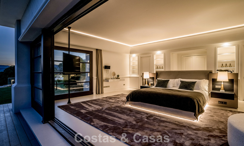 Boutique villa in resortstijl te koop met open zeezicht, genesteld in het weelderig groen van het exclusieve La Zagaleta golfresort, Marbella - Benahavis 54111