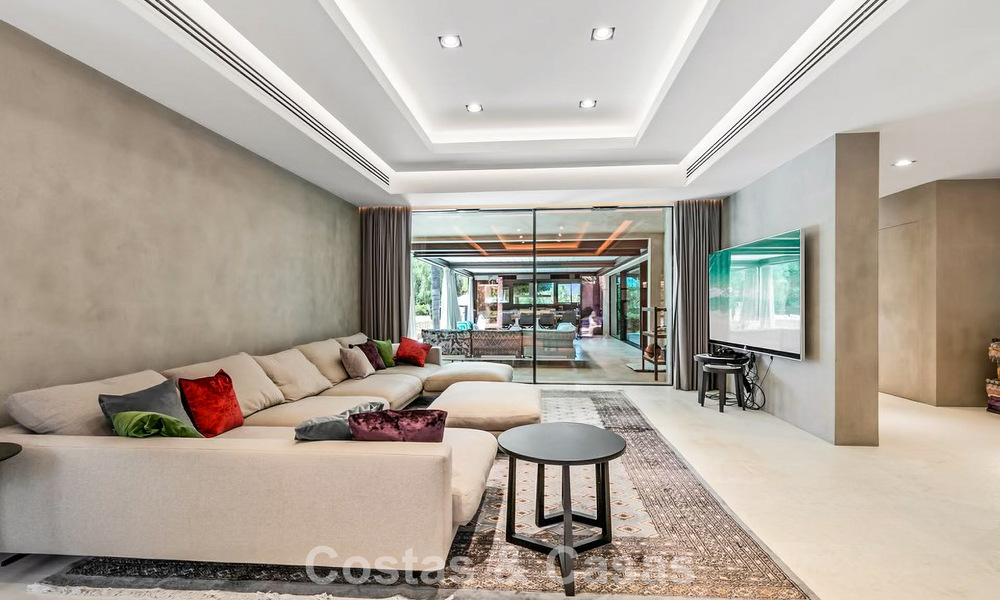 Rustieke luxevilla te koop met een verwarmd privézwembad en eigentijds interieur ten oosten van Marbella centrum 786360