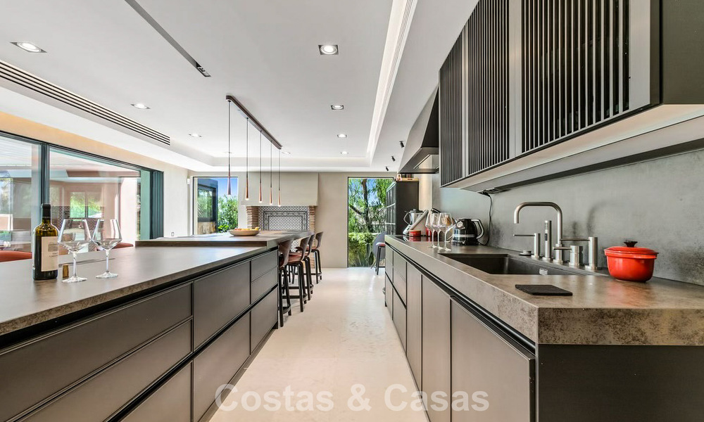 Rustieke luxevilla te koop met een verwarmd privézwembad en eigentijds interieur ten oosten van Marbella centrum 786367
