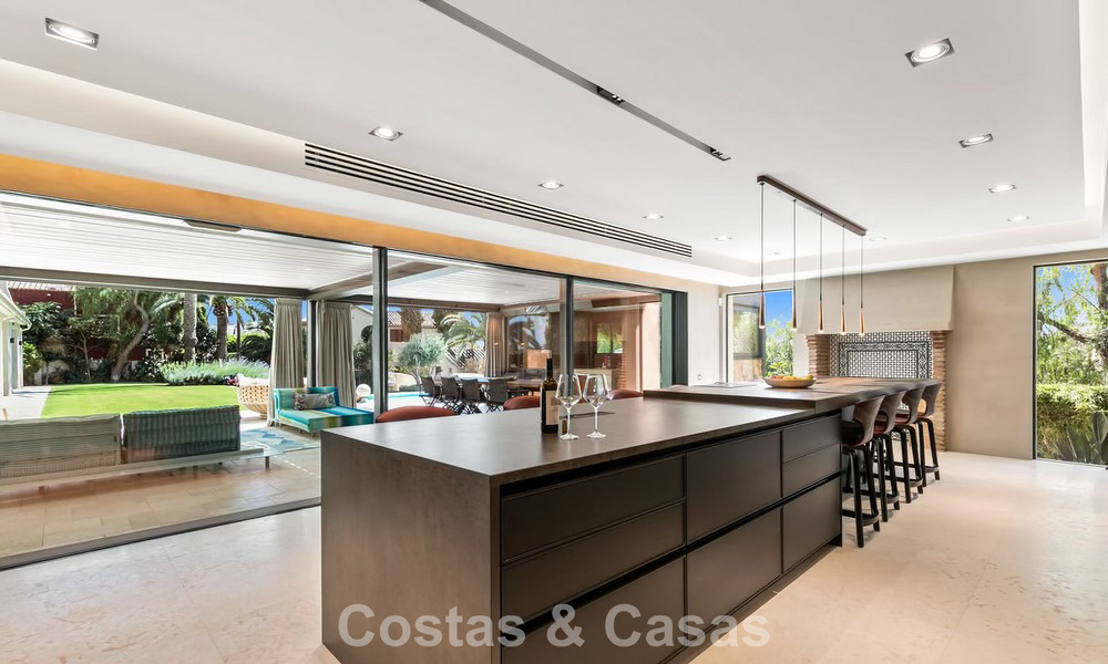 Rustieke luxevilla te koop met een verwarmd privézwembad en eigentijds interieur ten oosten van Marbella centrum 786368