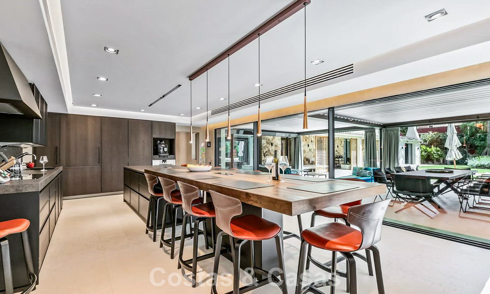 Rustieke luxevilla te koop met een verwarmd privézwembad en eigentijds interieur ten oosten van Marbella centrum 786369
