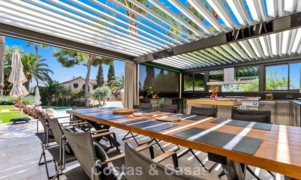 Rustieke luxevilla te koop met een verwarmd privézwembad en eigentijds interieur ten oosten van Marbella centrum 786371