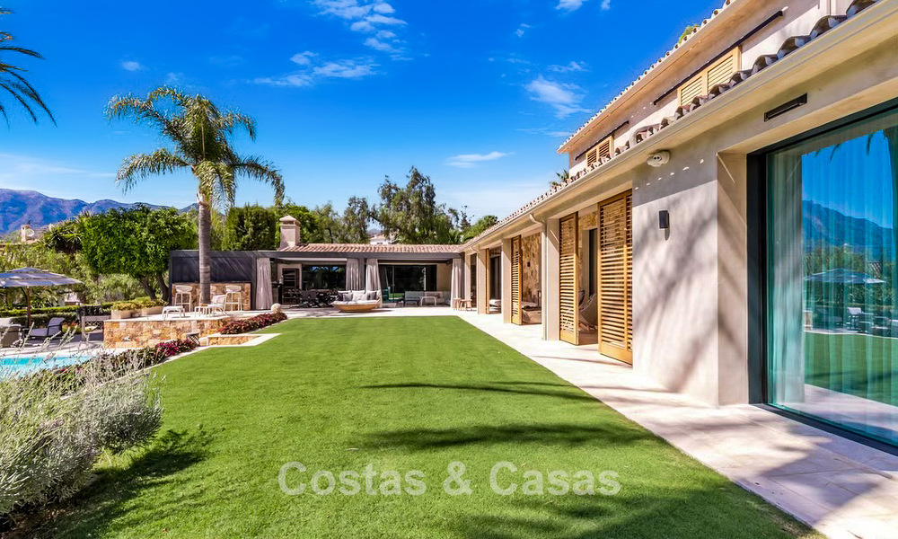 Rustieke luxevilla te koop met een verwarmd privézwembad en eigentijds interieur ten oosten van Marbella centrum 786374