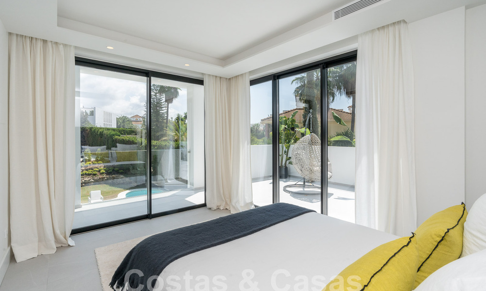 Eigentijds gerenoveerde luxevilla te koop in het hart van Nueva Andalucia’s golfvallei, Marbella 54821