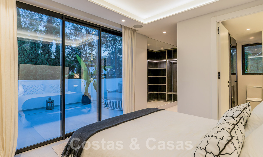 Eigentijds gerenoveerde luxevilla te koop in het hart van Nueva Andalucia’s golfvallei, Marbella 62014