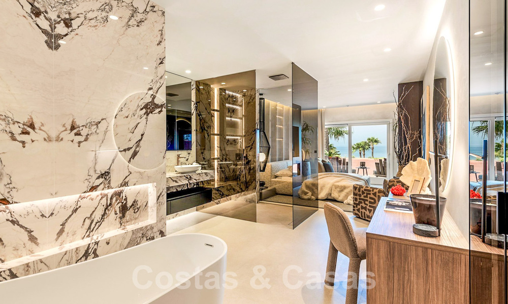 Uniek luxueus penthouse te koop, eerstelijnsstrand op de New Golden Mile tussen Marbella en Estepona centrum 54213