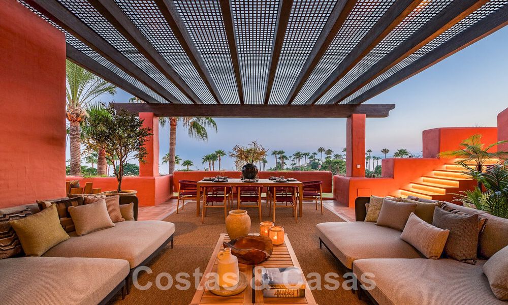 Uniek luxueus penthouse te koop, eerstelijnsstrand op de New Golden Mile tussen Marbella en Estepona centrum 54216