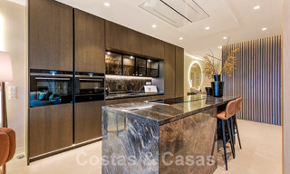 Uniek luxueus penthouse te koop, eerstelijnsstrand op de New Golden Mile tussen Marbella en Estepona centrum 54233 