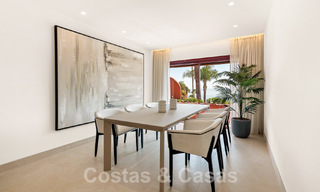 Luxe penthouse te koop in een exclusief strandcomplex op de New Golden Mile, Marbella - Estepona 55112 