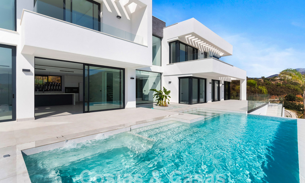 Gloednieuwe, moderne luxevilla te koop met panoramisch uitzicht in Marbella - Benahavis 61439