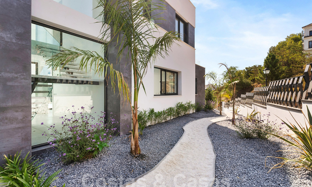 Gloednieuwe, moderne luxevilla te koop met panoramisch uitzicht in Marbella - Benahavis 61444