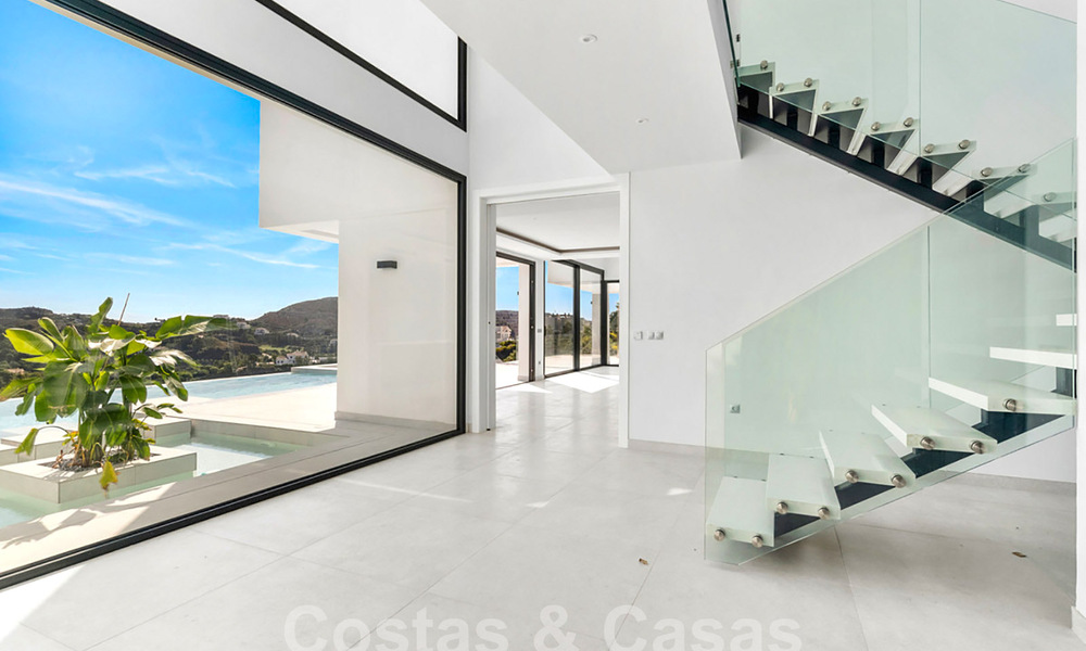 Gloednieuwe, moderne luxevilla te koop met panoramisch uitzicht in Marbella - Benahavis 61447