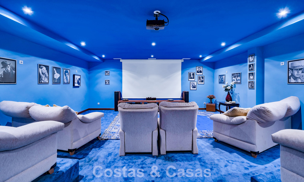 Statige luxe mansion in Andalusische stijl met zeezicht in de golfvallei van Nueva Andalucia, Marbella 779152